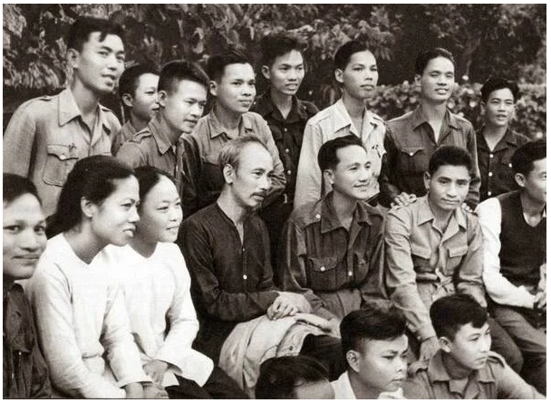 Học tập và làm theo tư tưởng, đạo đức, phong cách Hồ Chí Minh về nêu cao tinh thần trách nhiệm, chống chủ nghĩa cá nhân, nói đi đôi với làm