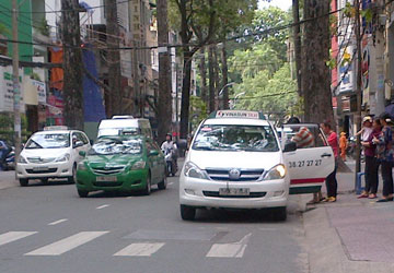 Thanh tra vỉa hè, lòng đường tại TP.HCM