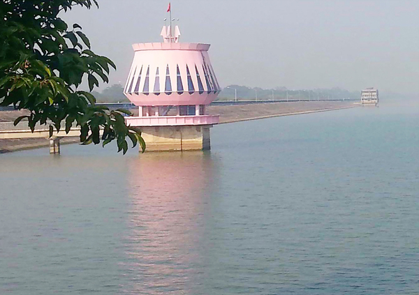 Đầu tư nhiều công trình cấp nước ứng phó biến đổi khí hậu