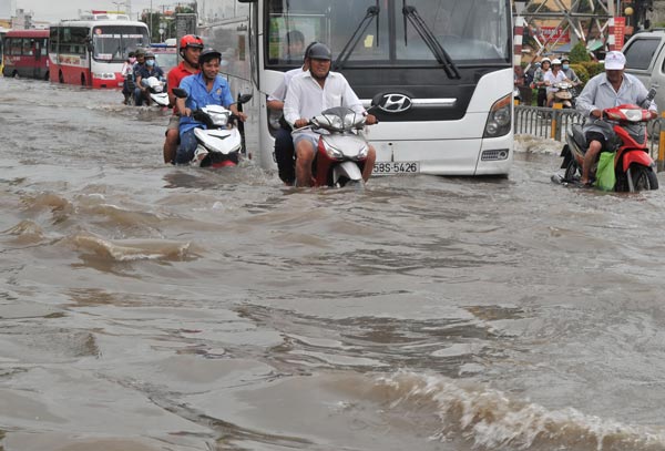 Hạn chế tác động xấu của biến đổi khí hậu trong quy hoạch phát triển vùng TPHCM