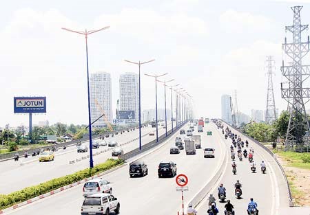 Huy động nguồn lực phát triển hạ tầng TPHCM