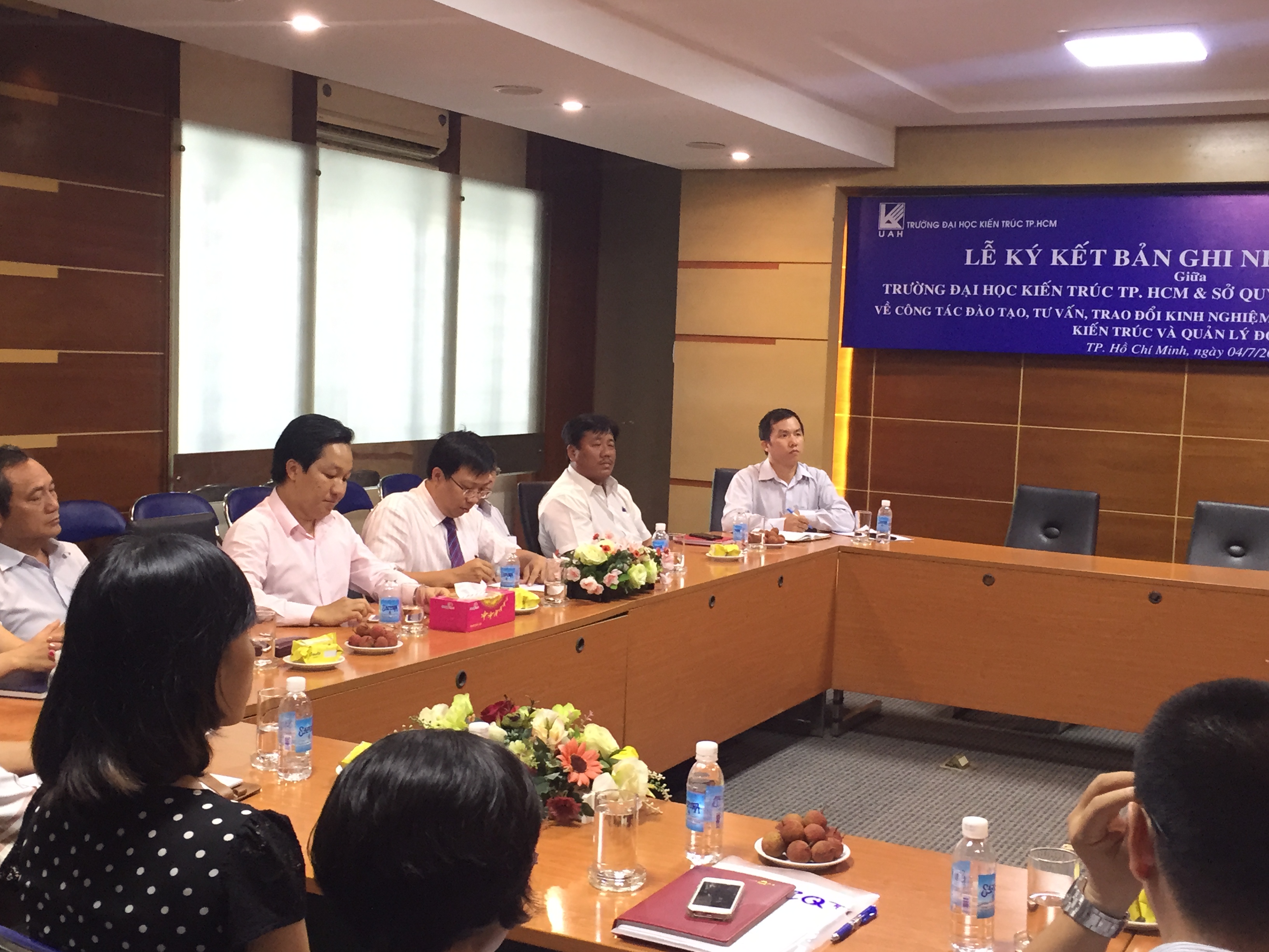 HÌNH ẢNH LỄ KÝ KẾT BẢN GHI NHỚ HỢP TÁC GIỮA SỞ QUY HOẠCH - KIẾN TRÚC TPHCM VÀ TRƯỜNG ĐẠI HỌC KIẾN TRÚC TPHCM