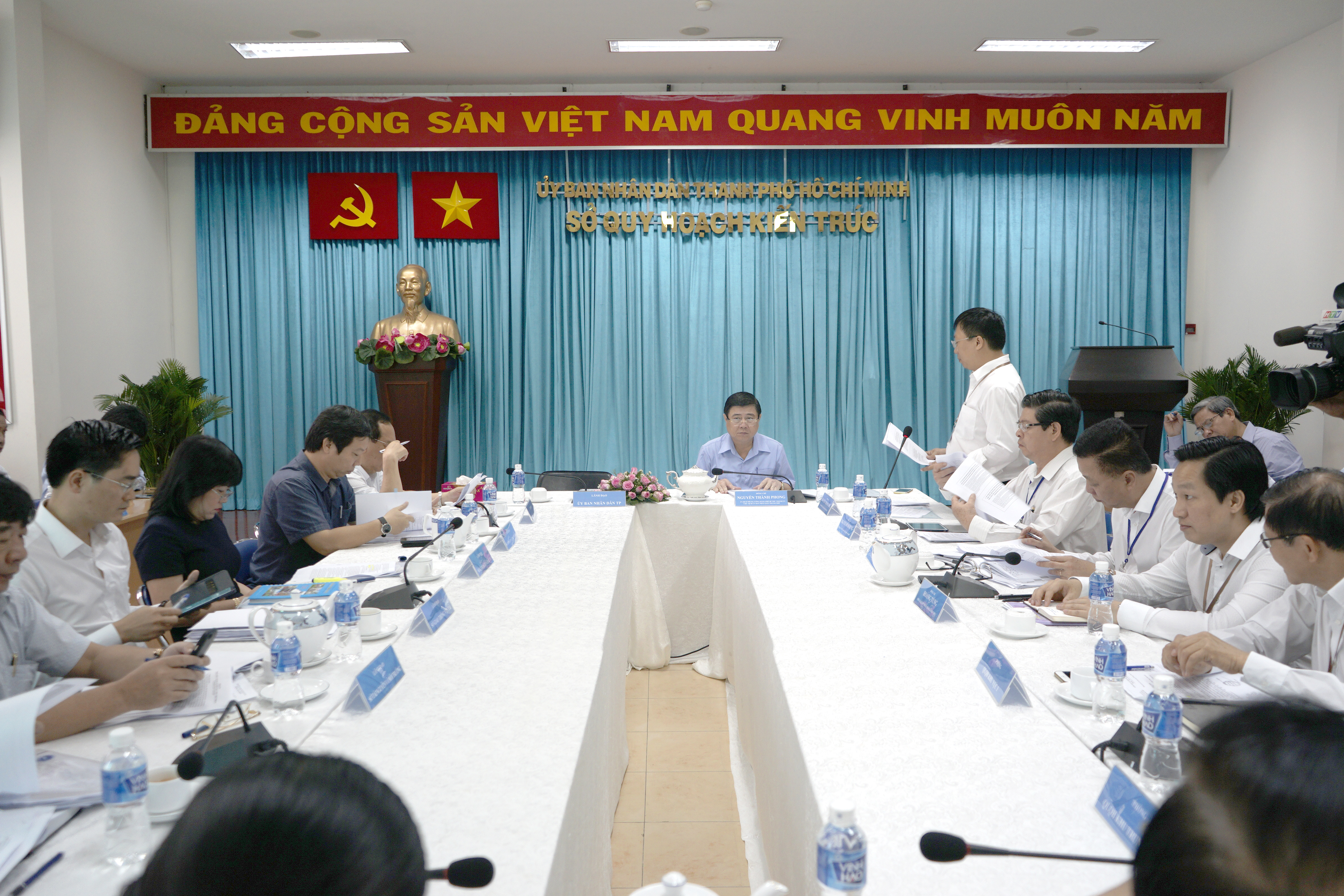 Hình ảnh buổi làm việc của Chủ tịch UBND TP.HCM Nguyễn Thành Phong tại Sở Quy hoạch - Kiến trúc