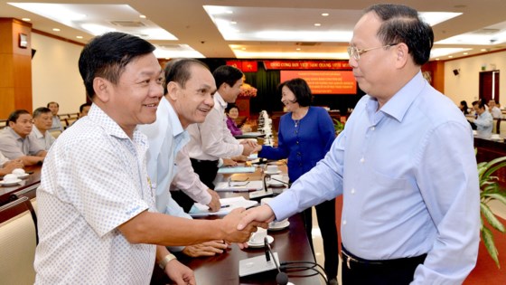  Tự soi rọi mình, nâng cao đạo đức công vụ