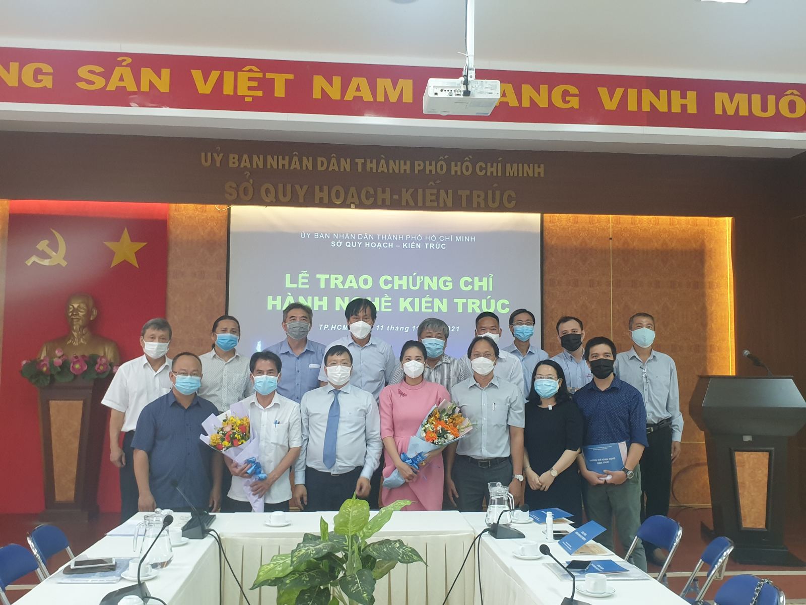 Sở Quy hoạch - Kiến trúc tổ chức trao Chứng chỉ hành nghề Kiến trúc cho 13 kiến trúc sư